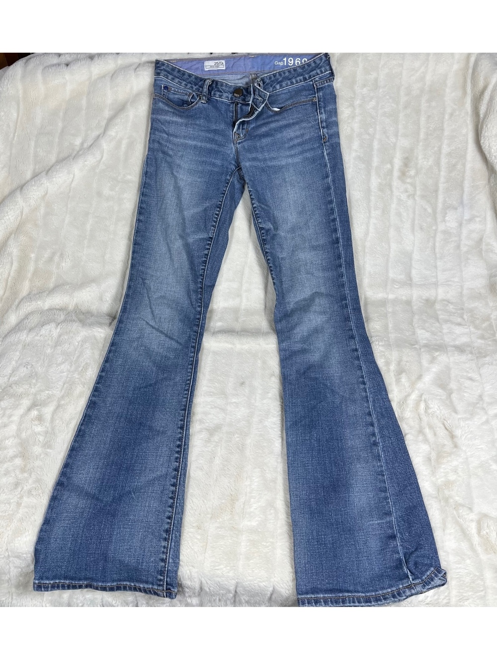 GAP 1969 Women's 0/25 Sexy Boot Cut Low Rise Light Wash School Casual Fall Jeans